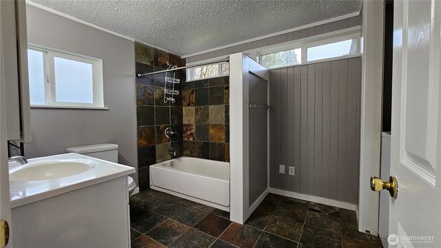 12828 111th Avenue NE, Kirkland, WA 98034