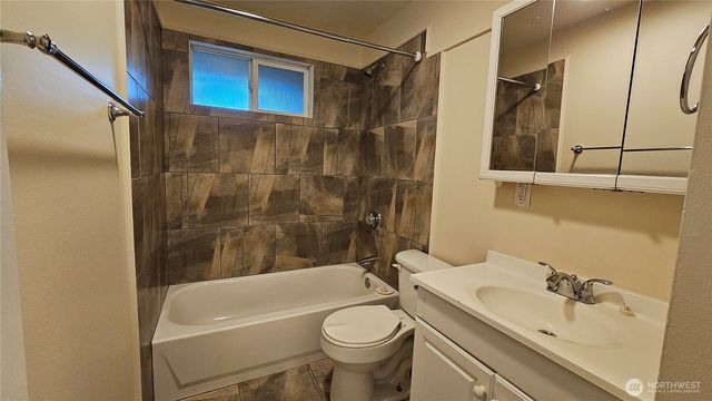 12828 111th Avenue NE, Kirkland, WA 98034