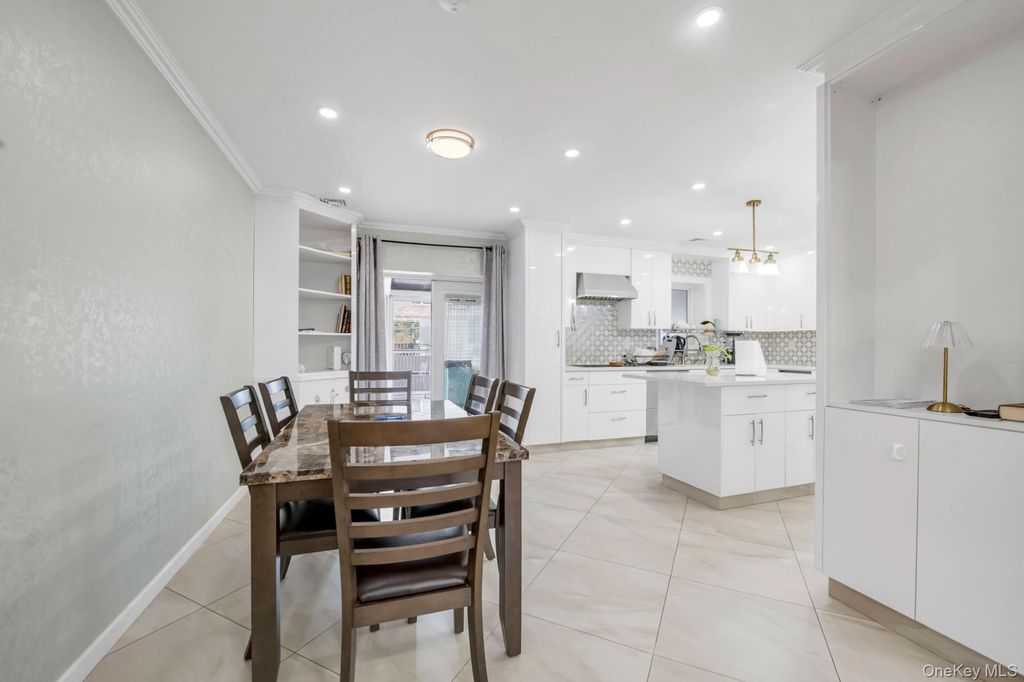 110-32 62 Drive, Forest Hills, NY 11375 — photo 5
