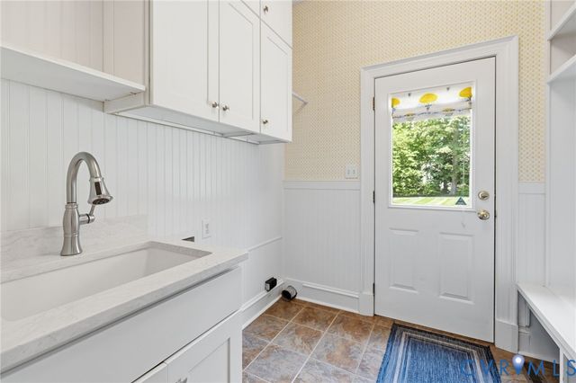6 Dunaway Dr, Goochland, VA 23238