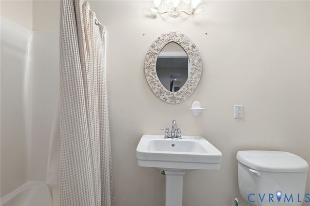 6 Dunaway Dr, Goochland, VA 23238