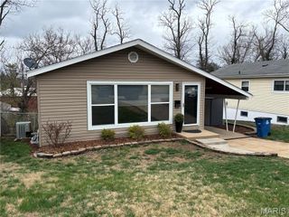 237 Ballwin Avenue, Ballwin, MO 63021