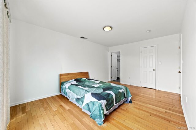 242-37 Oak Park Drive B, Douglaston, NY 11362