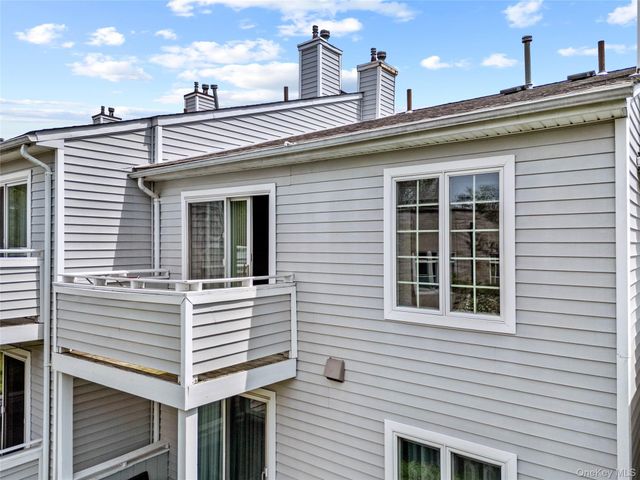 242-37 Oak Park Drive B, Douglaston, NY 11362