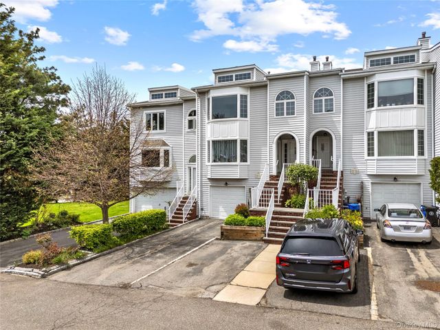 242-37 Oak Park Drive B, Douglaston, NY 11362