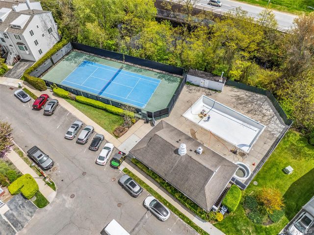 242-37 Oak Park Drive B, Douglaston, NY 11362
