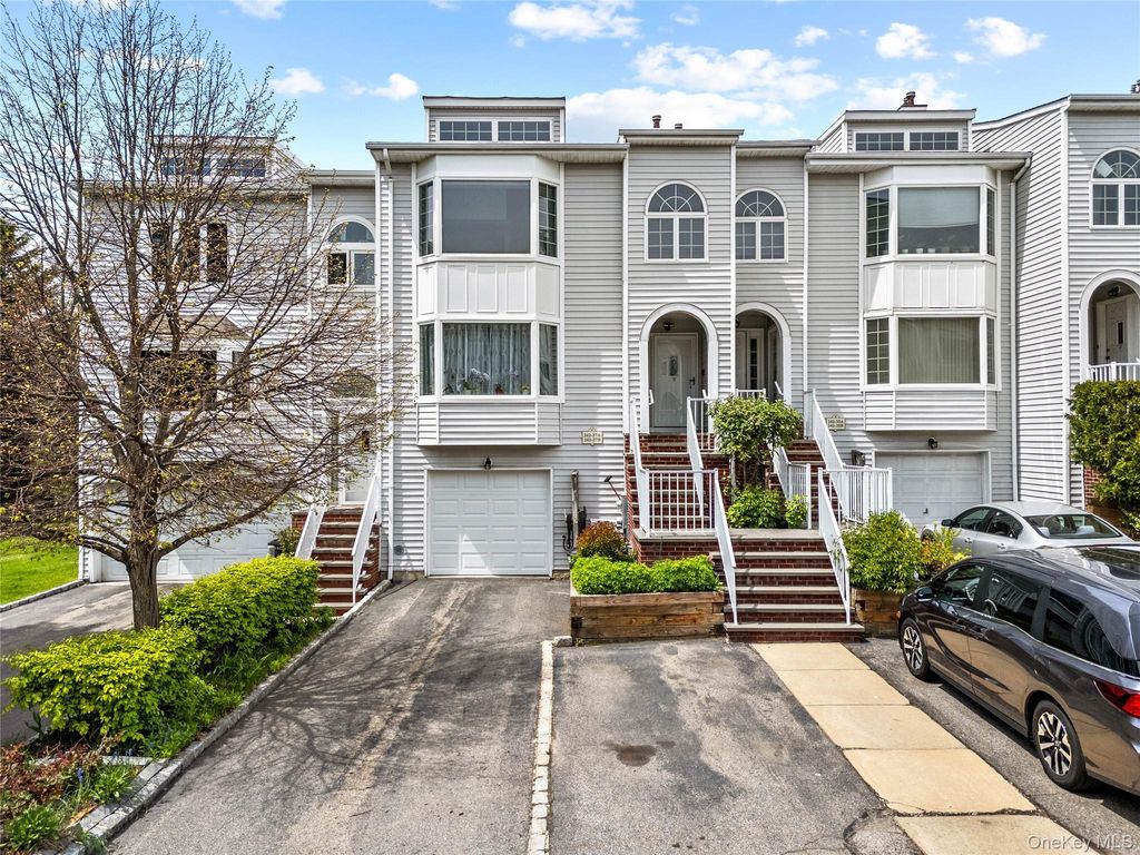 242-37 Oak Park Drive B, Douglaston, NY 11362