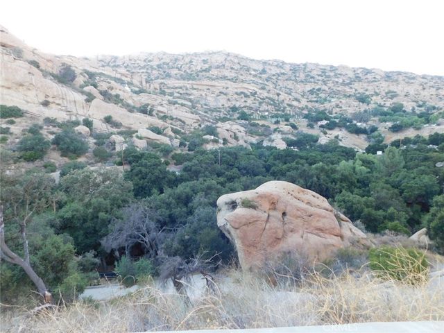 474 BOX CANYON Road, West Hills, CA 91304