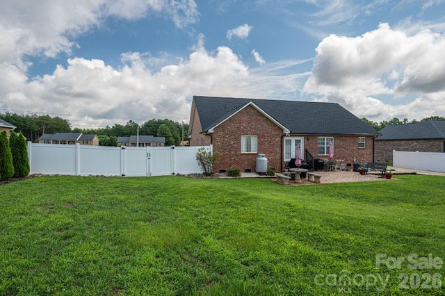 1882 Shuford Road, Lincolnton, NC 28092