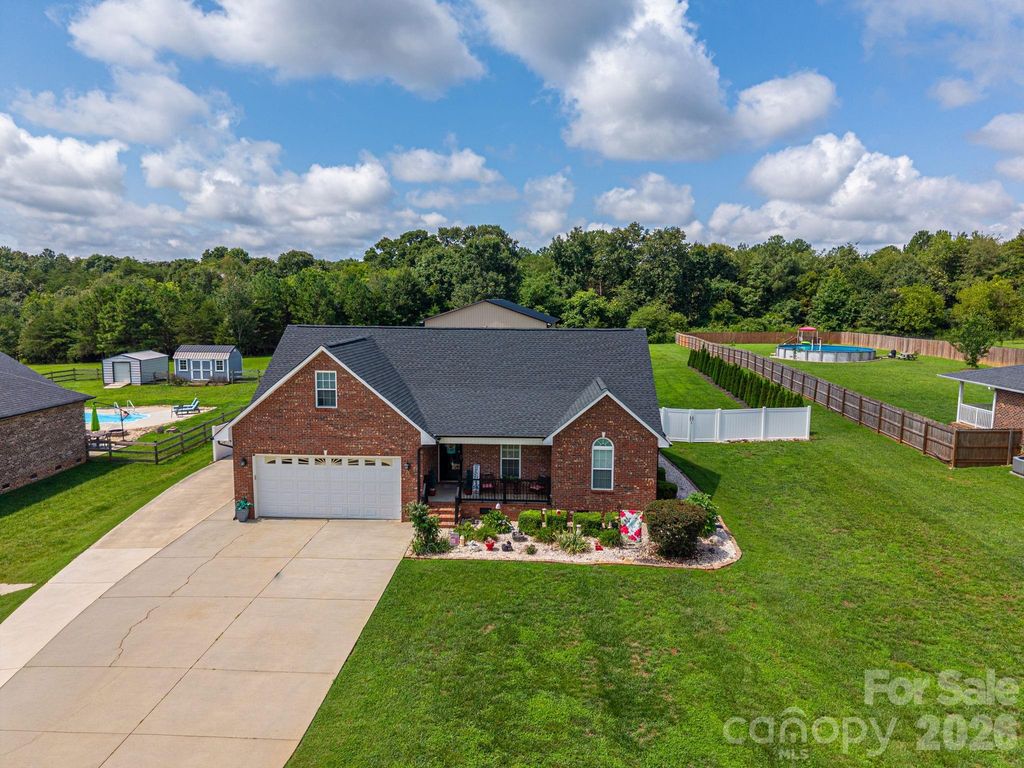1882 Shuford Road, Lincolnton, NC 28092