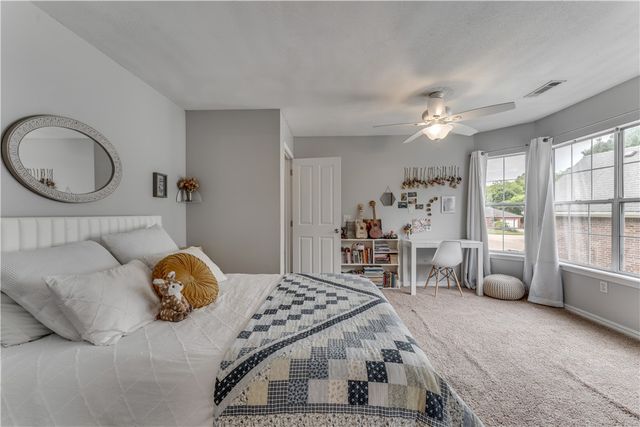 1690 N Stardust Lane, Fayetteville, AR 72701