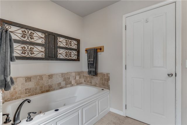 1690 N Stardust Lane, Fayetteville, AR 72701