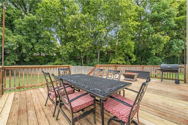 1690 N Stardust Lane, Fayetteville, AR 72701