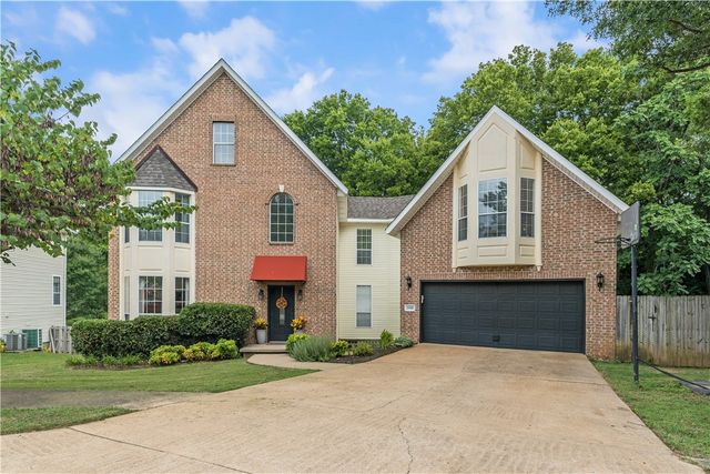 1690 N Stardust Lane, Fayetteville, AR 72701
