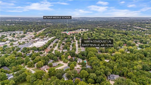 1690 N Stardust Lane, Fayetteville, AR 72701