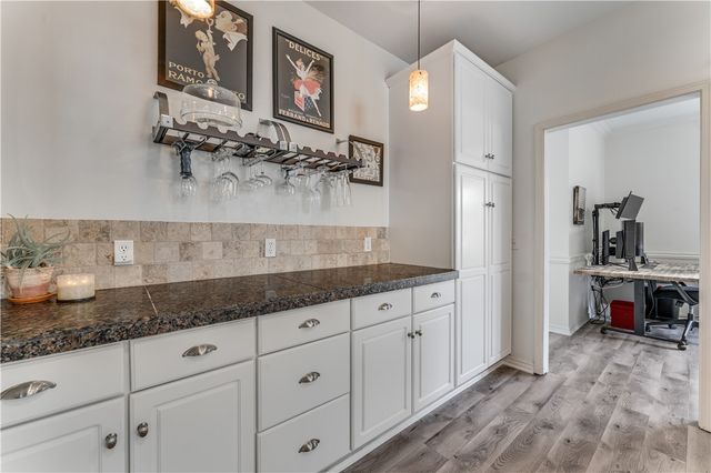 1690 N Stardust Lane, Fayetteville, AR 72701