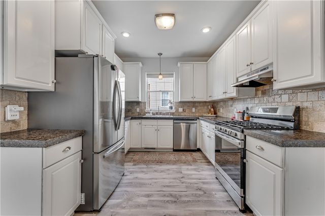 1690 N Stardust Lane, Fayetteville, AR 72701