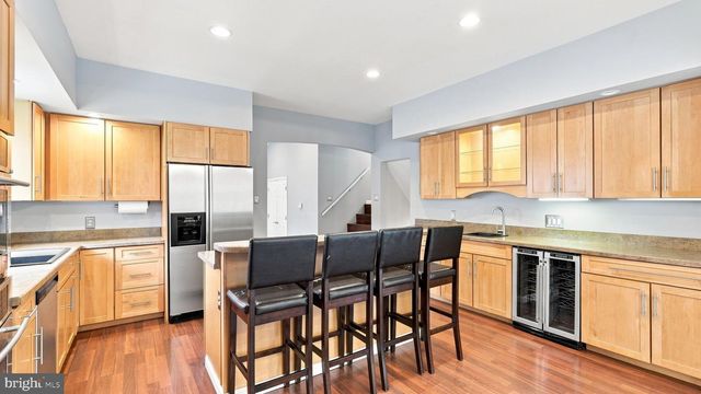 30 PLEASANT VALLEY DR, West Deptford Twp, NJ 08096