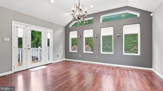 30 PLEASANT VALLEY DR, West Deptford Twp, NJ 08096