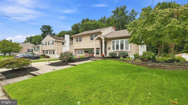 30 PLEASANT VALLEY DR, West Deptford Twp, NJ 08096