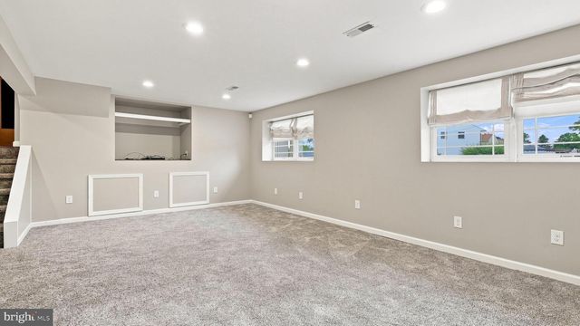 30 PLEASANT VALLEY DR, West Deptford Twp, NJ 08096