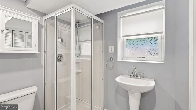 30 PLEASANT VALLEY DR, West Deptford Twp, NJ 08096