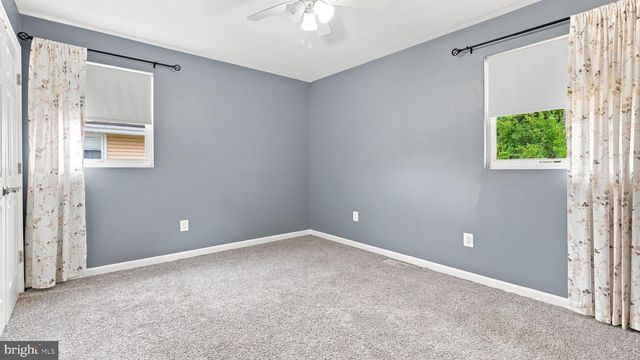 30 PLEASANT VALLEY DR, West Deptford Twp, NJ 08096
