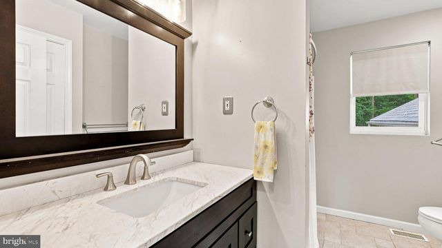 30 PLEASANT VALLEY DR, West Deptford Twp, NJ 08096