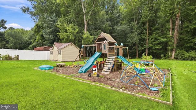 30 PLEASANT VALLEY DR, West Deptford Twp, NJ 08096