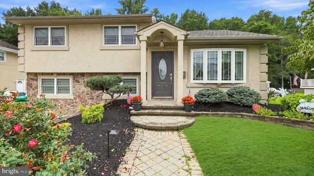 30 PLEASANT VALLEY DR, West Deptford Twp, NJ 08096
