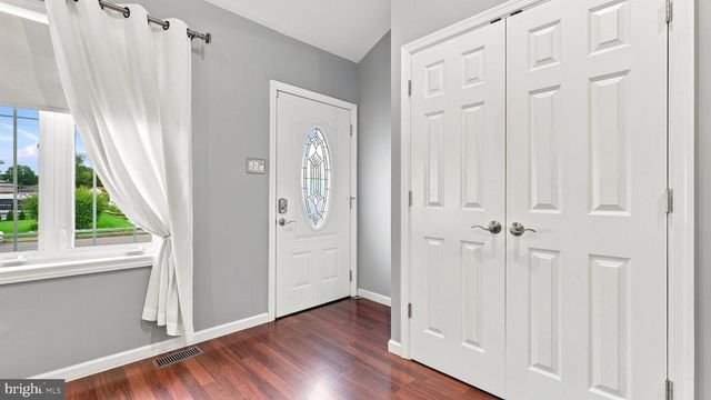 30 PLEASANT VALLEY DR, West Deptford Twp, NJ 08096