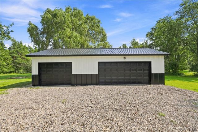 6921 Bear Ridge Road, Pendleton, NY 14120
