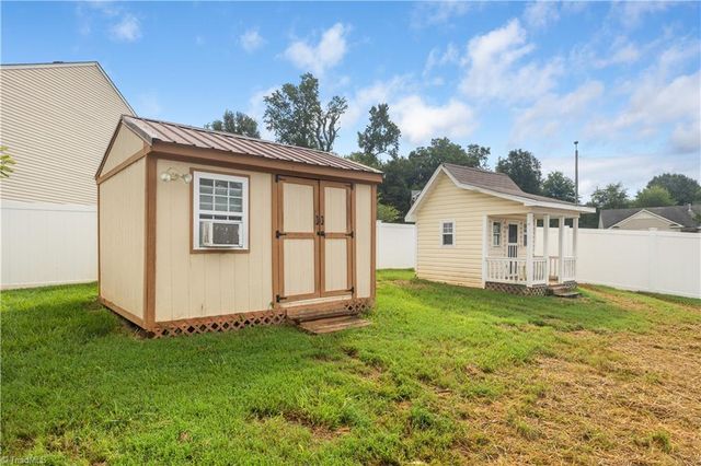 4153 Salem Springs Court, Winston-salem, NC 27107