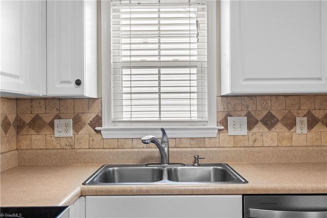4153 Salem Springs Court, Winston-salem, NC 27107