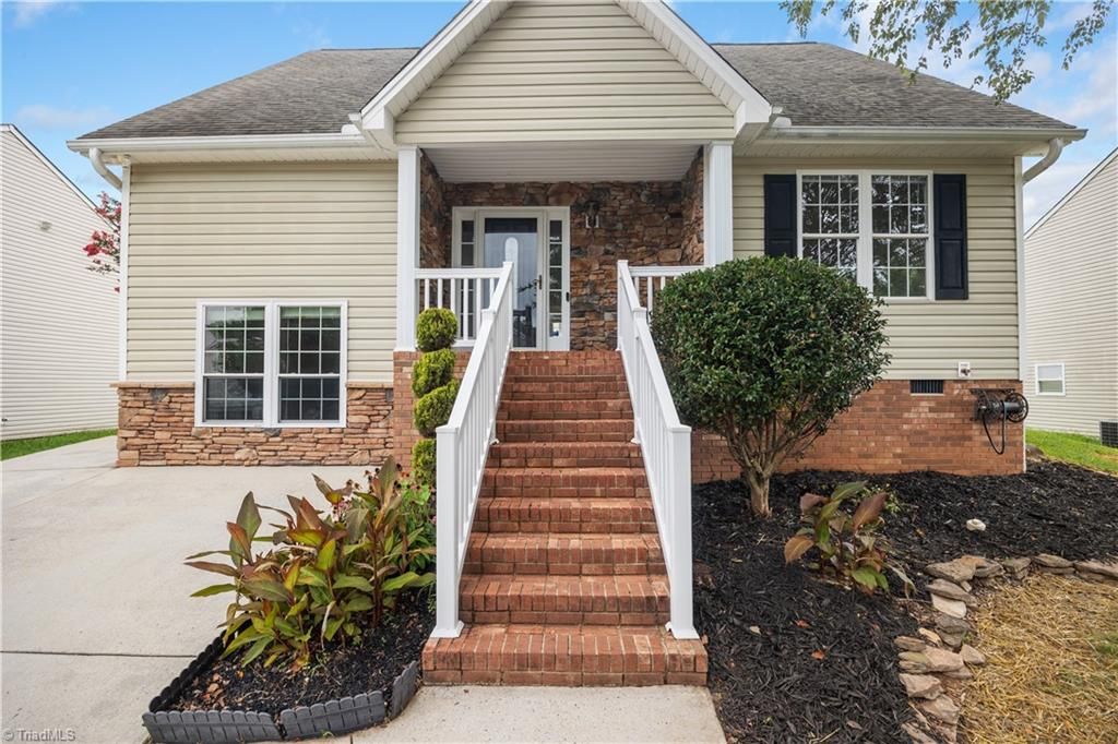 4153 Salem Springs Court, Winston-salem, NC 27107