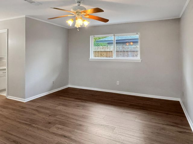 1726 Capstan Road, Houston, TX 77062
