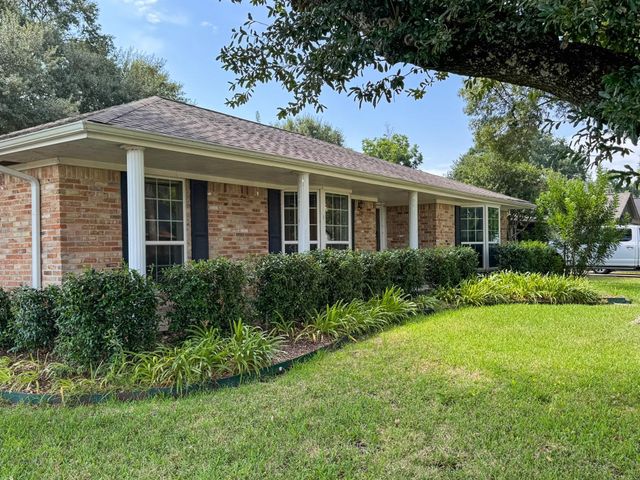 1726 Capstan Road, Houston, TX 77062