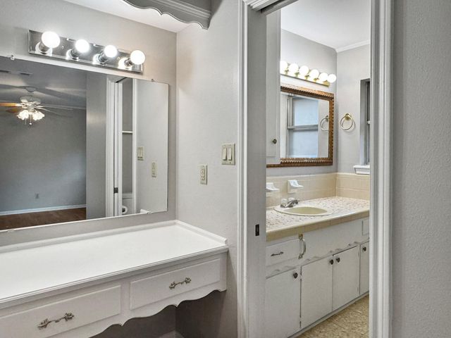 1726 Capstan Road, Houston, TX 77062