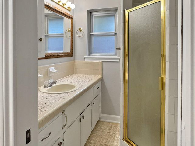 1726 Capstan Road, Houston, TX 77062