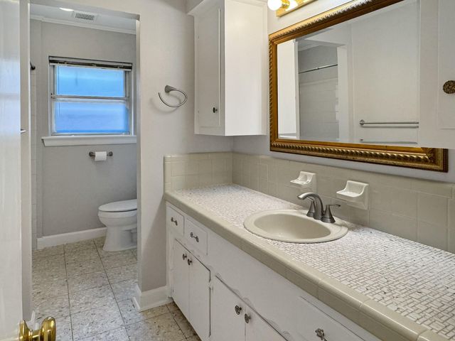 1726 Capstan Road, Houston, TX 77062