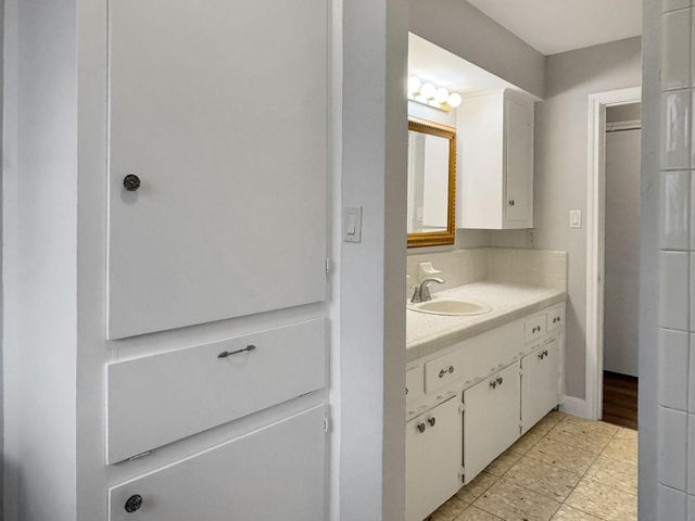 1726 Capstan Road, Houston, TX 77062