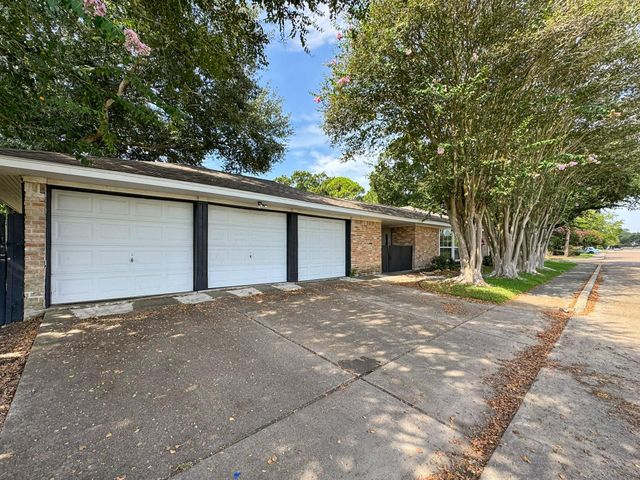 1726 Capstan Road, Houston, TX 77062