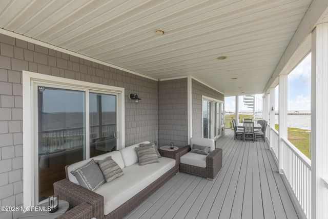 1220 S Green Street, Tuckerton, NJ 08087