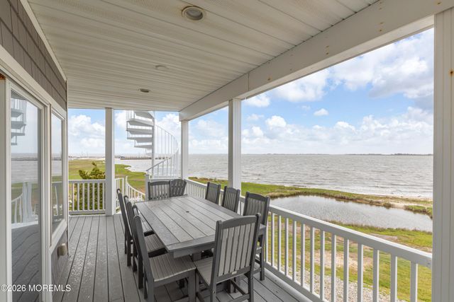 1220 S Green Street, Tuckerton, NJ 08087