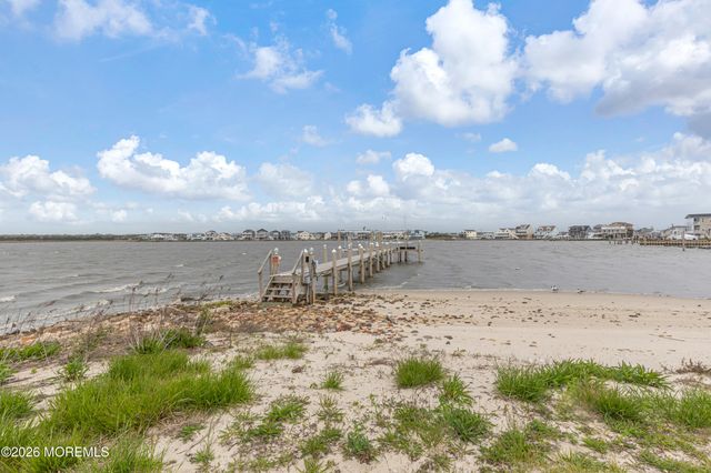 1220 S Green Street, Tuckerton, NJ 08087