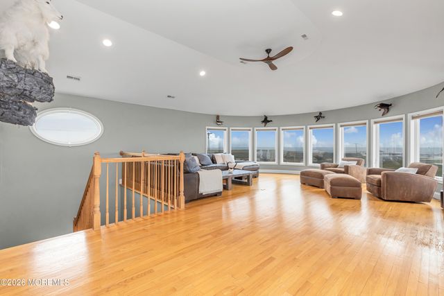 1220 S Green Street, Tuckerton, NJ 08087