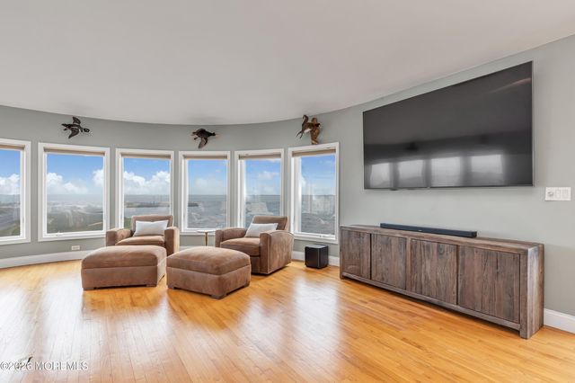 1220 S Green Street, Tuckerton, NJ 08087