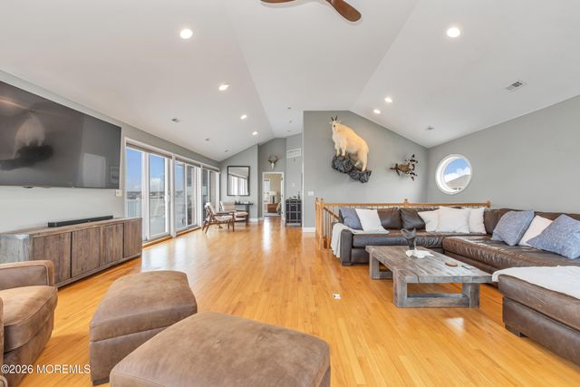 1220 S Green Street, Tuckerton, NJ 08087