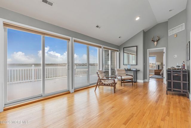 1220 S Green Street, Tuckerton, NJ 08087