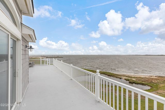 1220 S Green Street, Tuckerton, NJ 08087